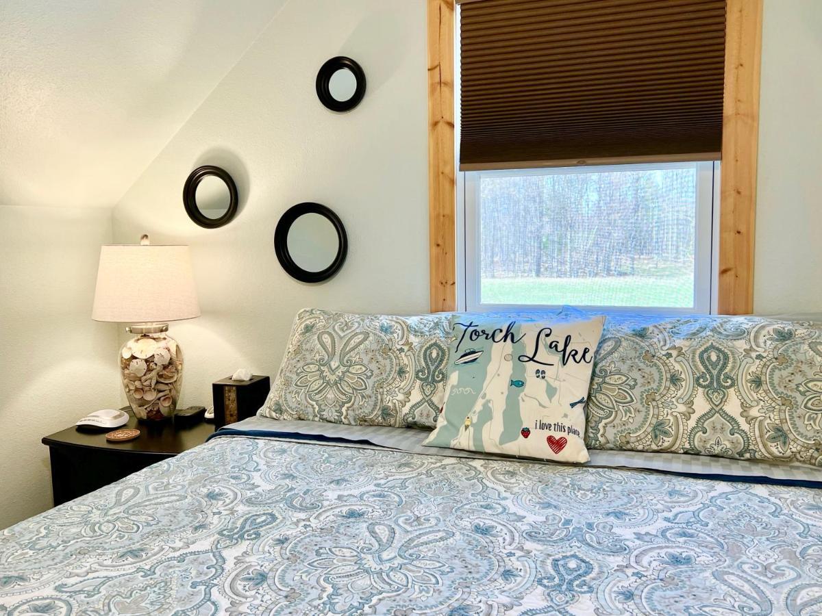 The Torch Lake Bed And Breakfast Central Lake Exterior foto