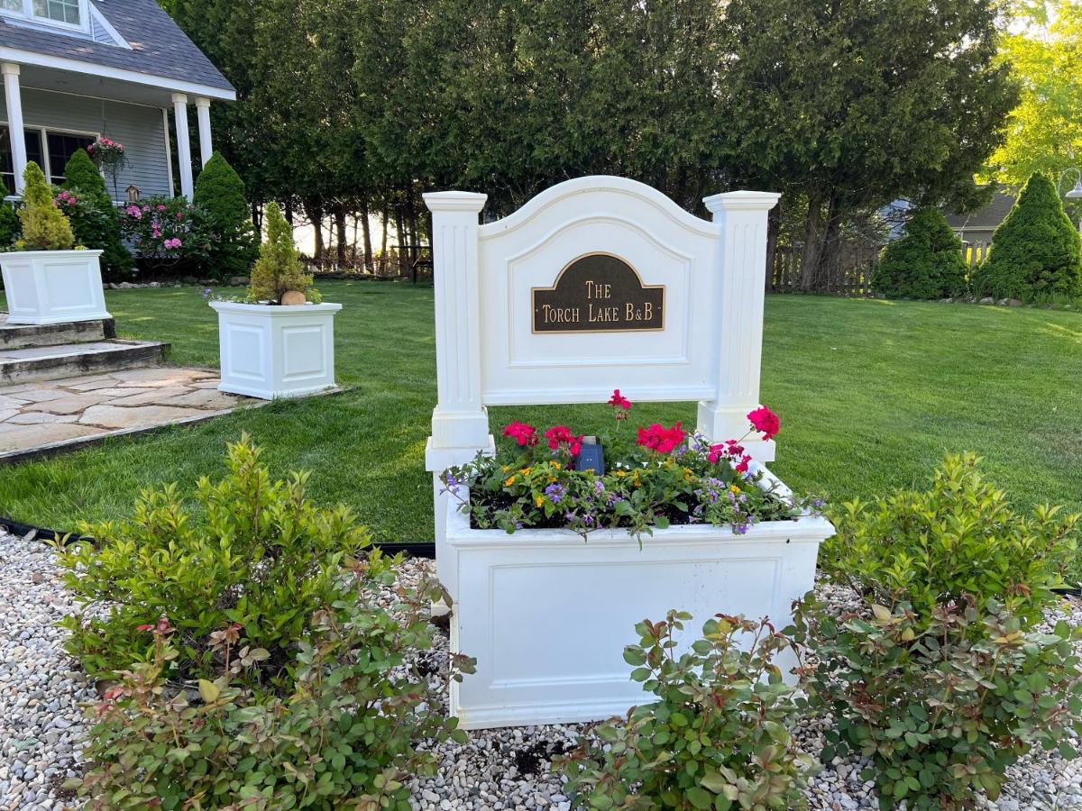 The Torch Lake Bed And Breakfast Central Lake Exterior foto