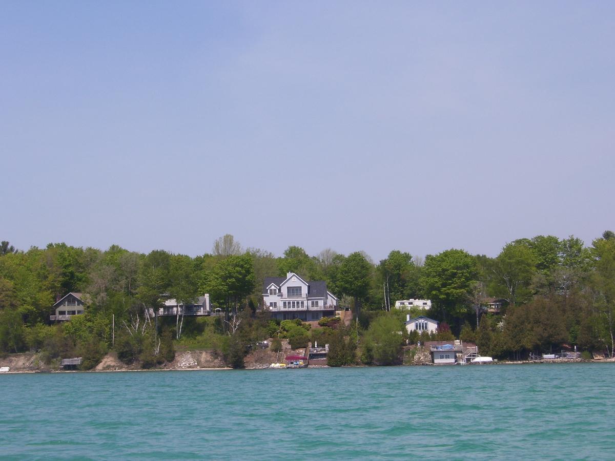 The Torch Lake Bed And Breakfast Central Lake Exterior foto