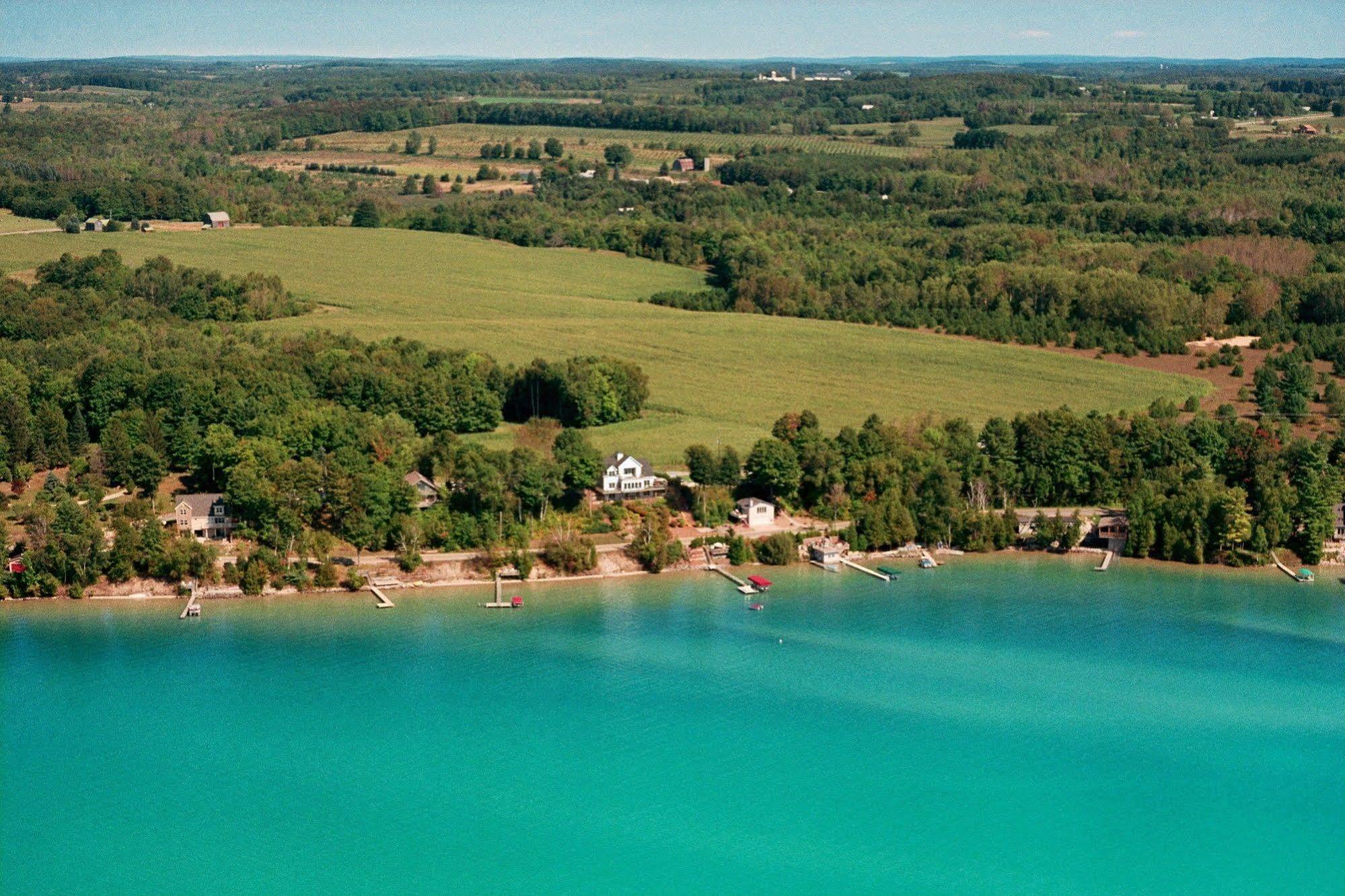 The Torch Lake Bed And Breakfast Central Lake Exterior foto