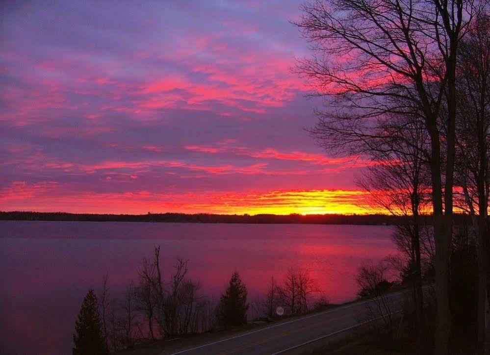 The Torch Lake Bed And Breakfast Central Lake Exterior foto